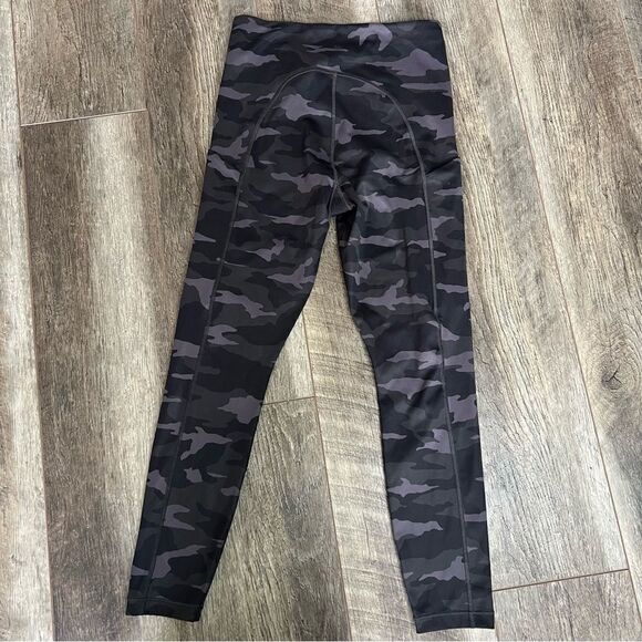 Athleta Ultimate Camo 7/8 Tight Stash Pocket Leggings Size Small High Rise - Picture 4 of 11